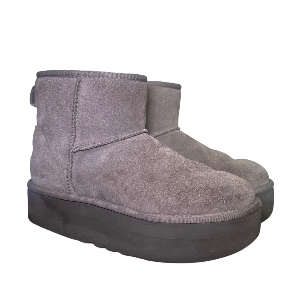 Women’s UGG Classic Mini Platform in Grey